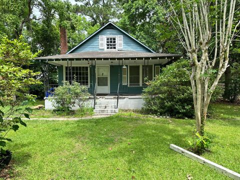 Photo of 1640 Dogwood Road, Charleston, SC 29414 (MLS # 25016063)