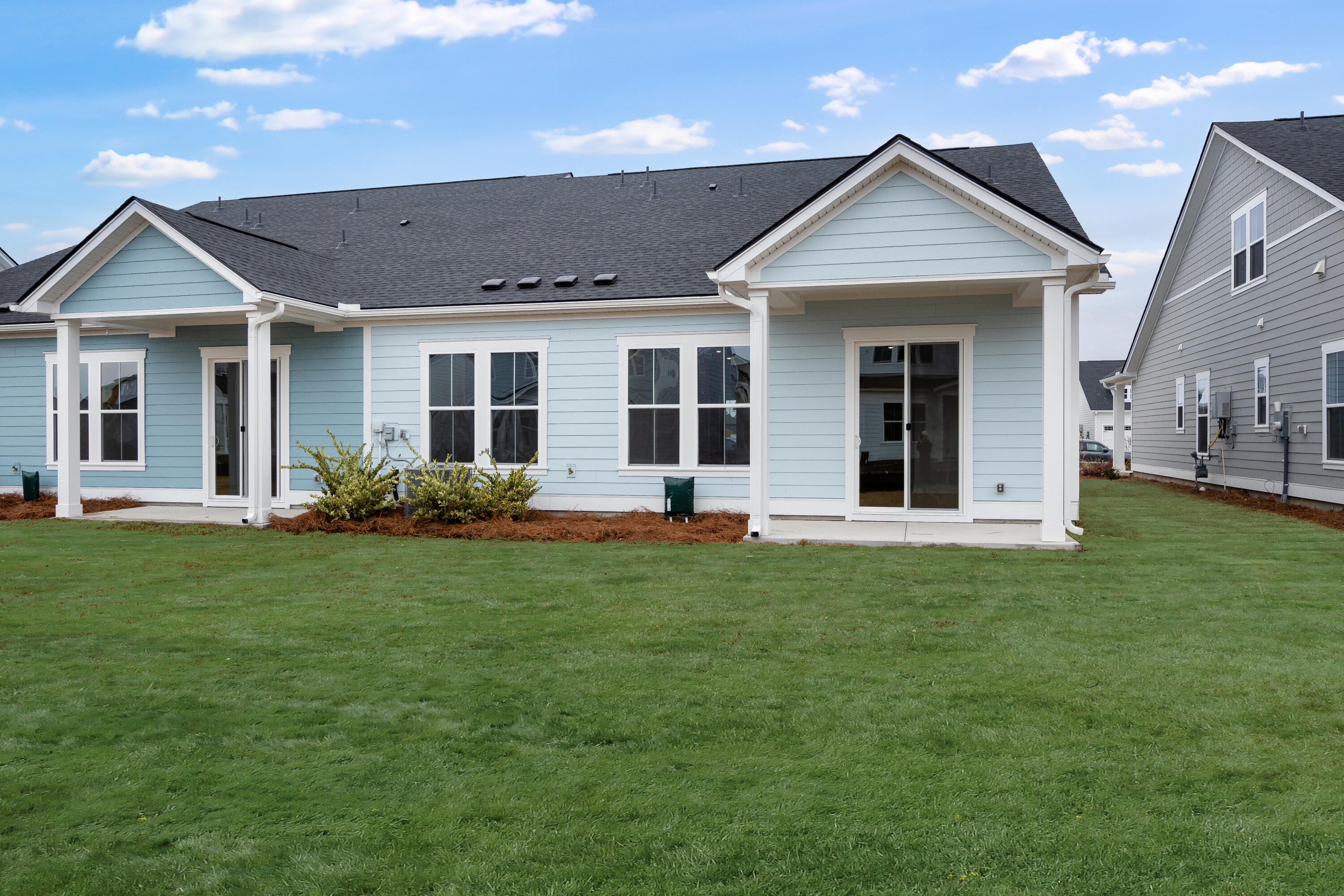 424 Bluebird Bend Street