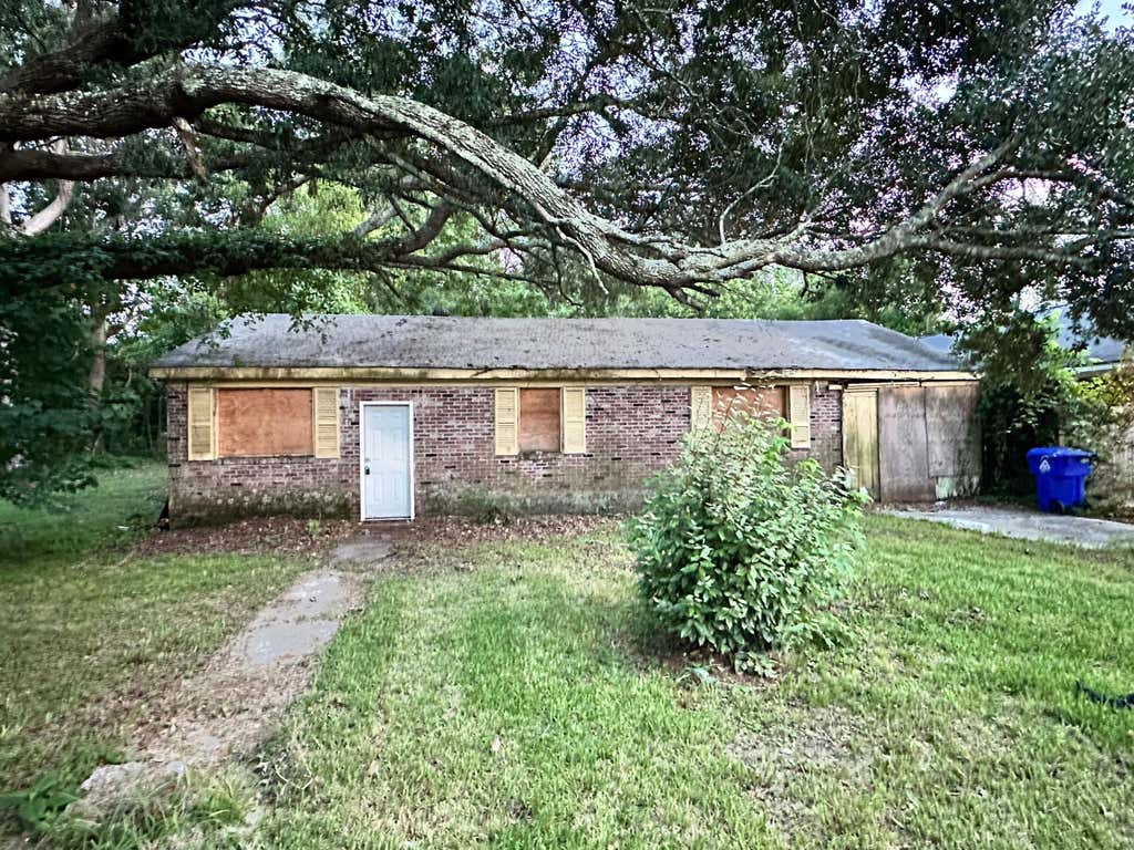 Photo of 1335 5th Avenue, Charleston, SC 29407 (MLS # 26021143)