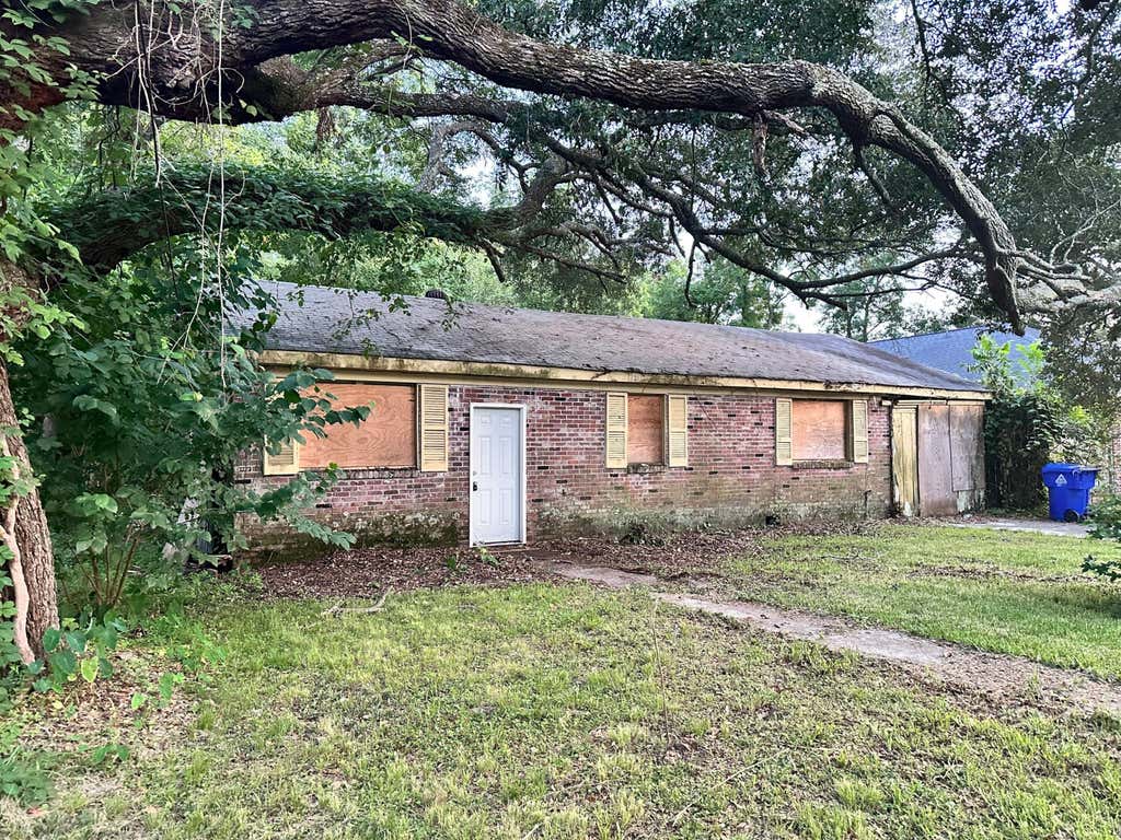 Photo of 1335 5th Avenue, Charleston, SC 29407 (MLS # 26021143)
