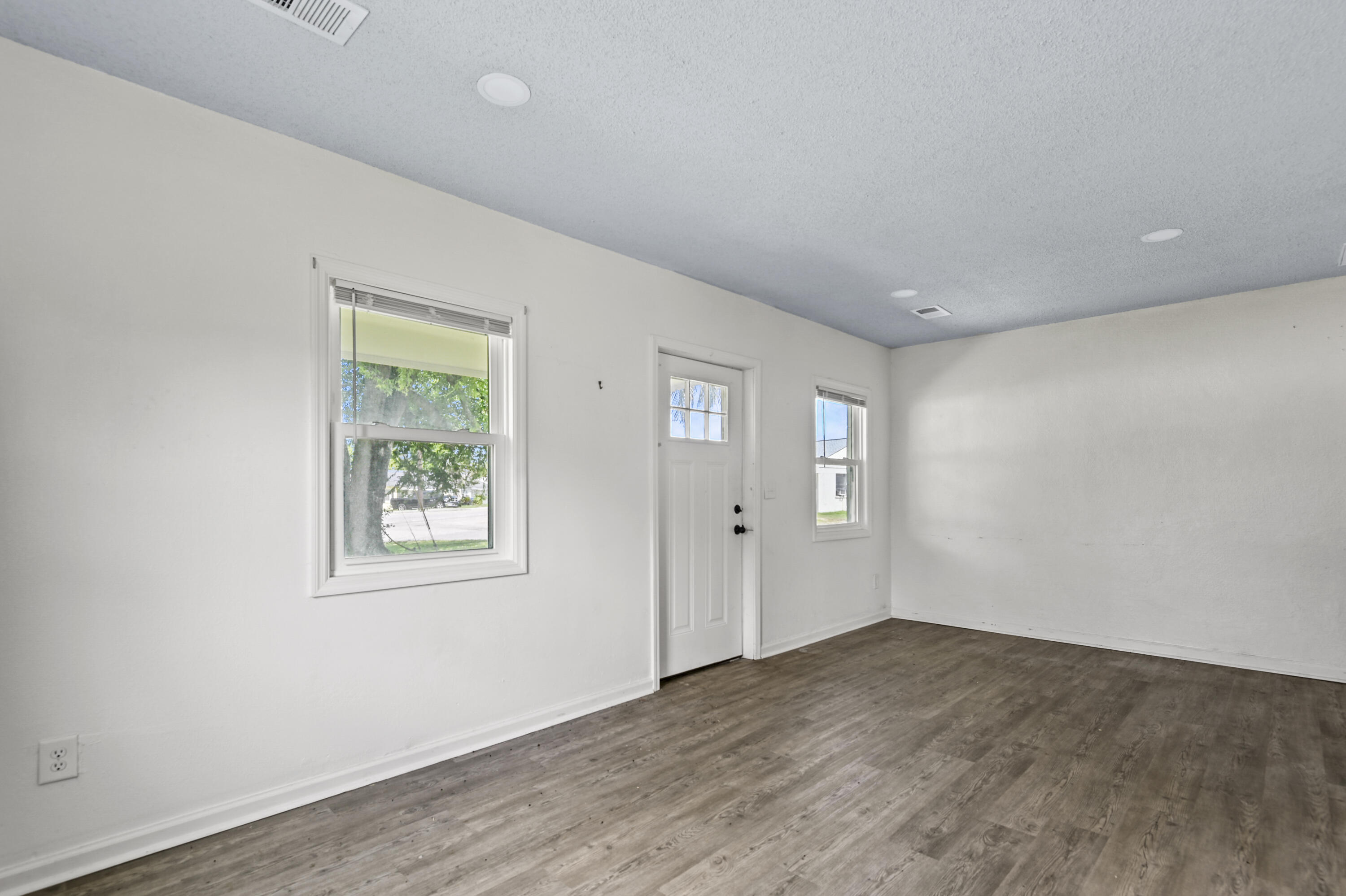 3101 Azalea Drive B
