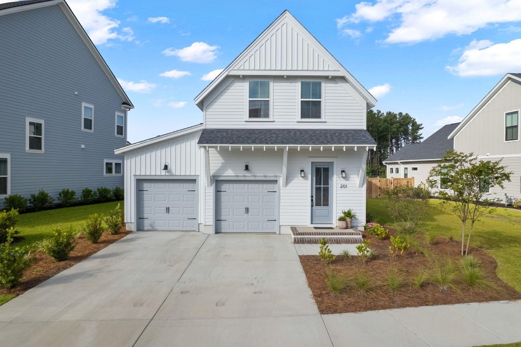 Photo of 201 Clearpath Drive, Summerville, SC 29486 (MLS # 26025935)