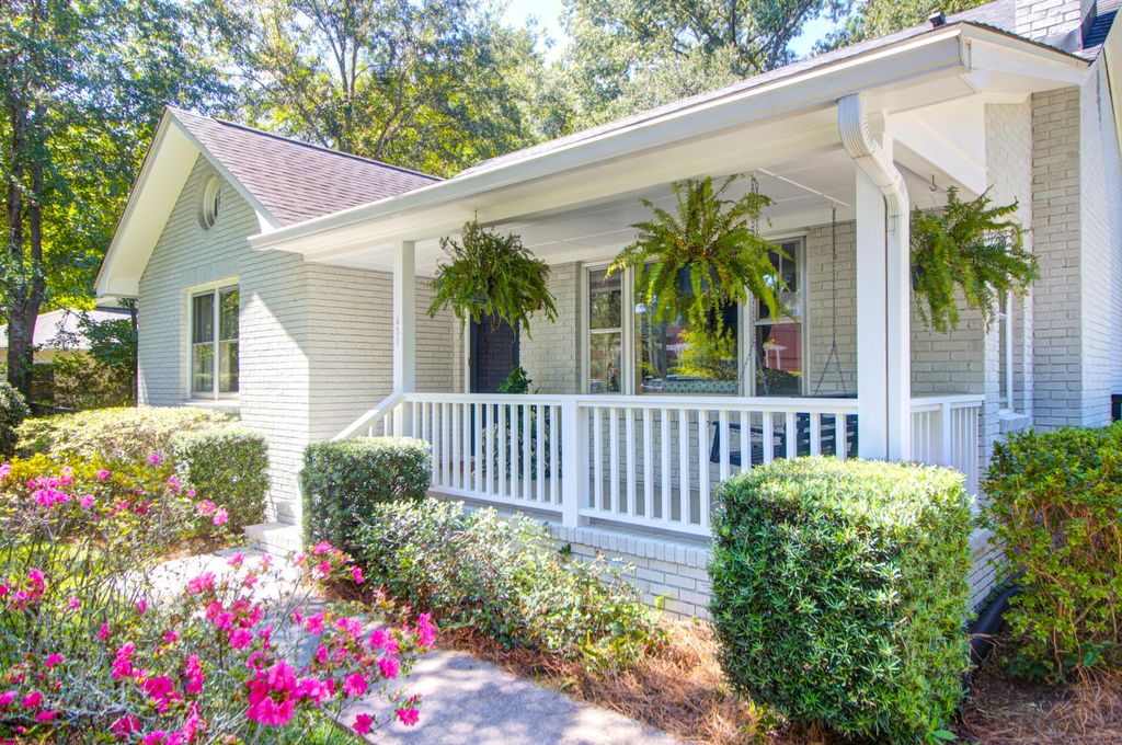 Photo of 451 Cheves Drive, Charleston, SC 29412 (MLS # 26007405)