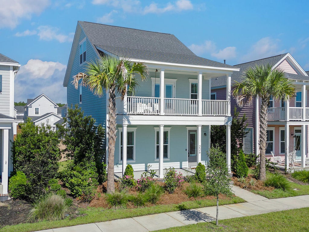 Photo of 226 Midtown Avenue, Summerville, SC 29486 (MLS # 26028396)