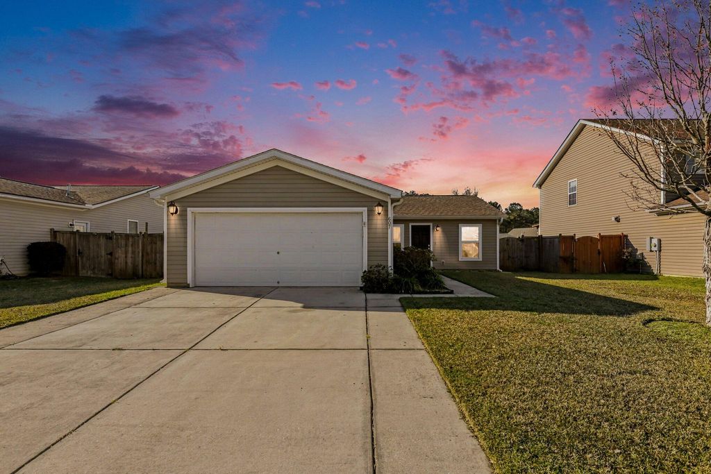 Photo of 607 Grassy Hill Road, Summerville, SC 29483 (MLS # 26007871)