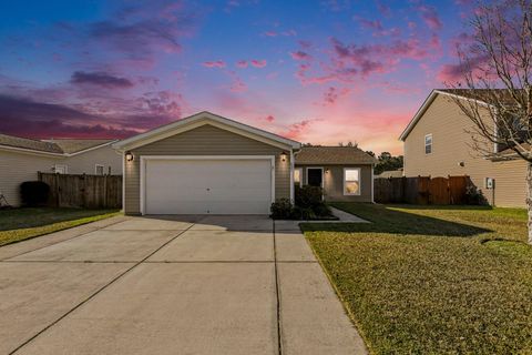 Photo of 607 Grassy Hill Road, Summerville, SC 29483 (MLS # 26007871)