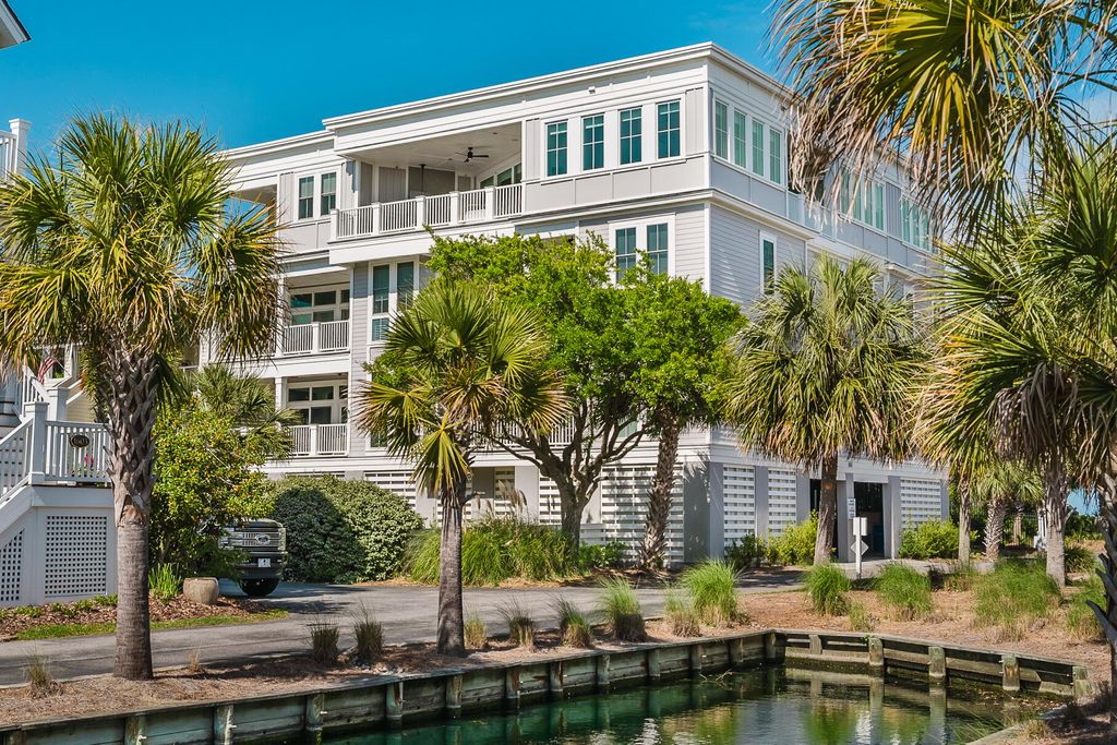 Photo of 1601 Marsh Harbor Ln #Unit 1b, Mount Pleasant, SC 29464 (MLS # 26010601)