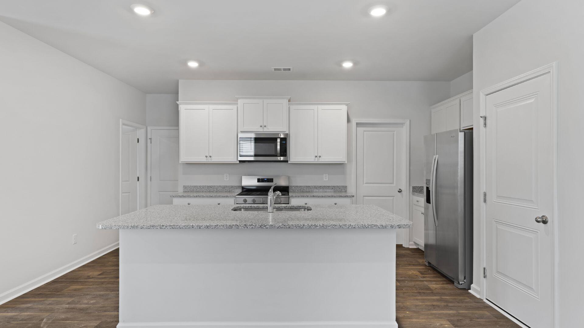 800 Long Bluff Road