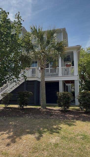 Photo of 1561 Prince Edward Street, Mount Pleasant, SC 29466 (MLS # 26016020)