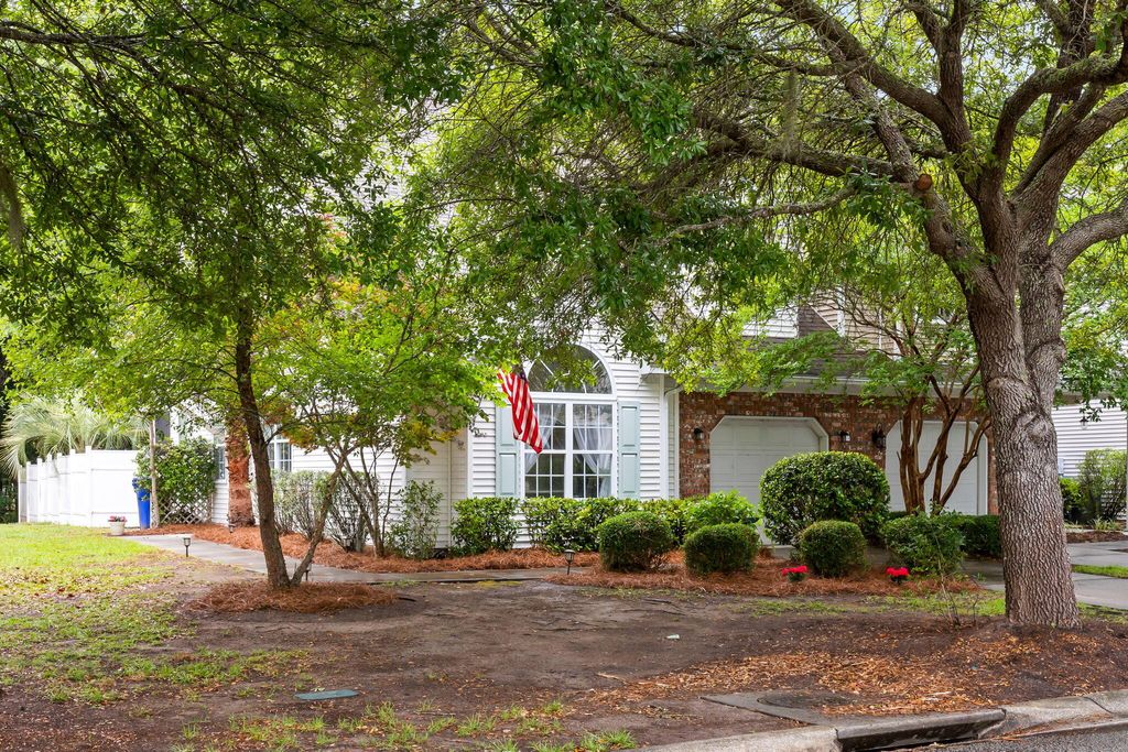 Photo of 1282 Fenwick Plantation Road, Johns Island, SC 29455 (MLS # 26014026)