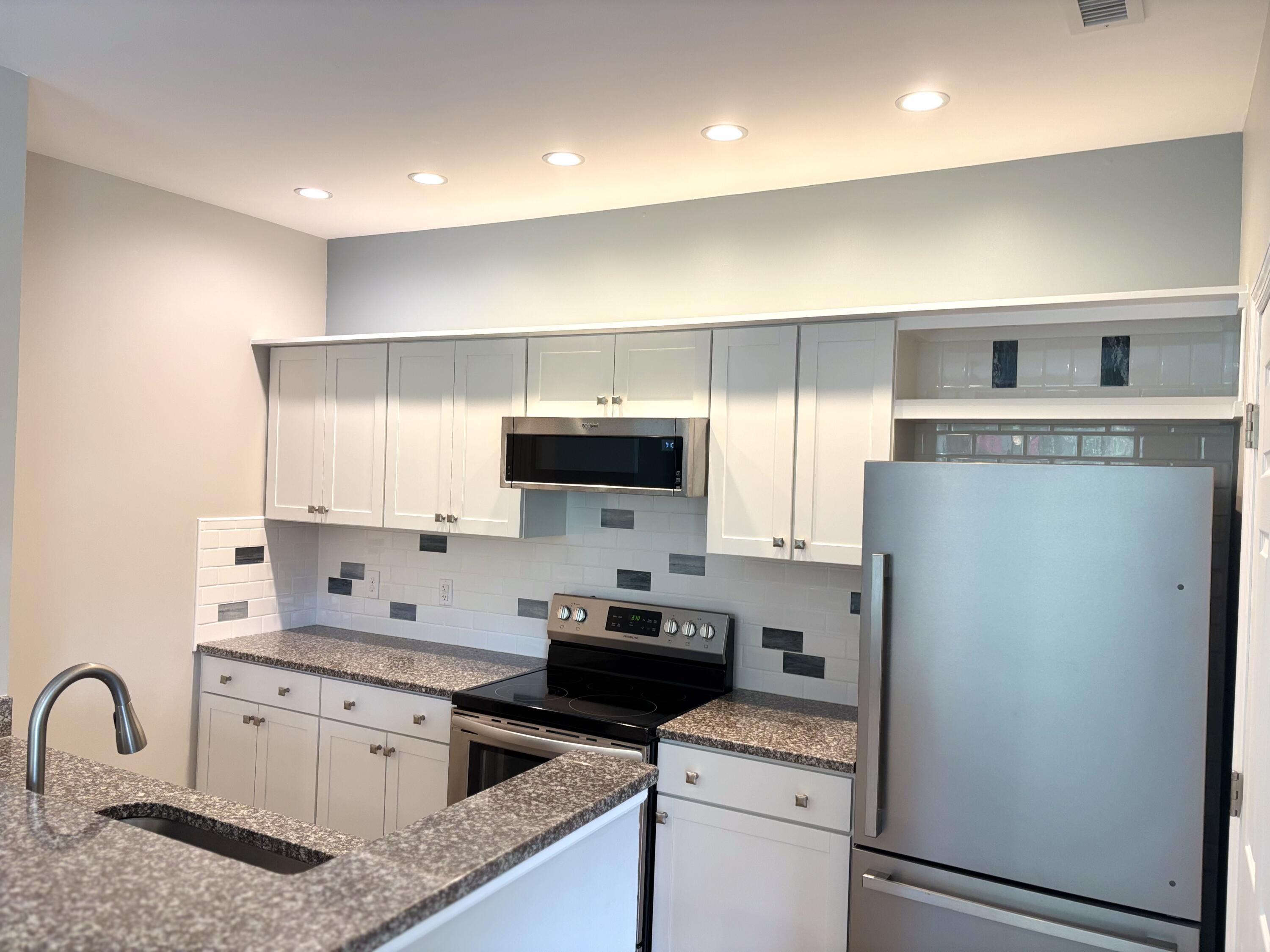 1600 Long Grove Drive Unit 1222