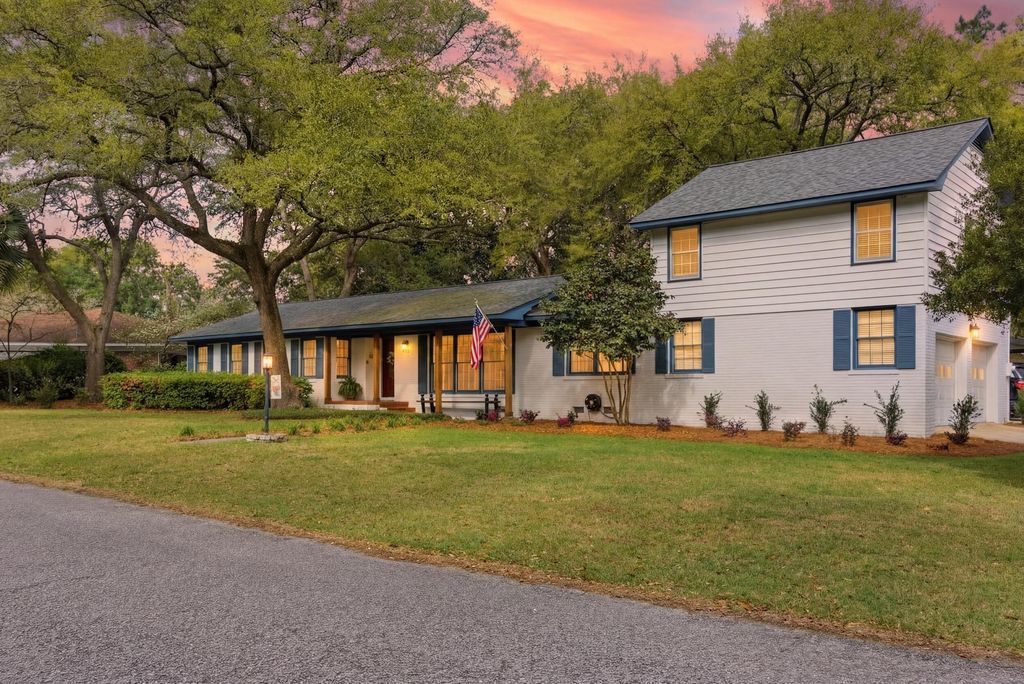 Photo of 1721 Dartmoor Circle, Charleston, SC 29407 (MLS # 26009493)