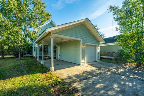 A home in North Charleston