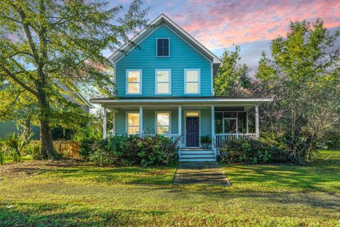 A home in North Charleston