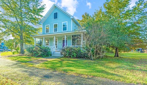 A home in North Charleston