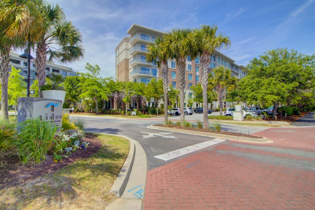 Photo of 155 Wingo Way #443, Mount Pleasant, SC 29464 (MLS # 26011300)