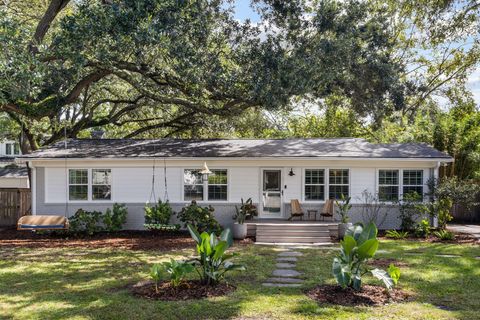 Photo of 20 Ellen Avenue, Mount Pleasant, SC 29464 (MLS # 25027221)