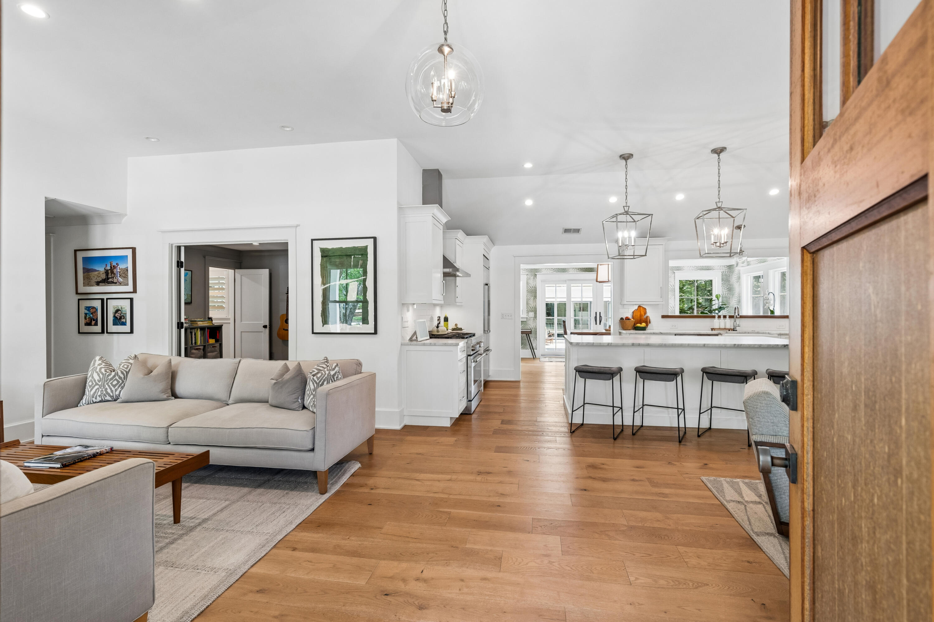 1035 Lakeview Drive