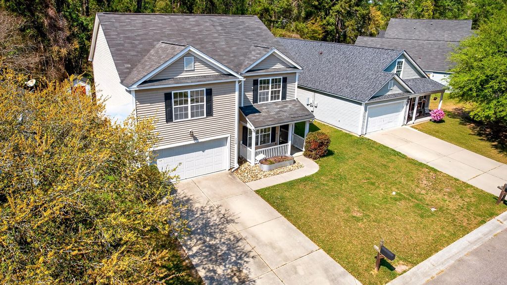Photo of 110 Avalon Road, Summerville, SC 29483 (MLS # 26008792)