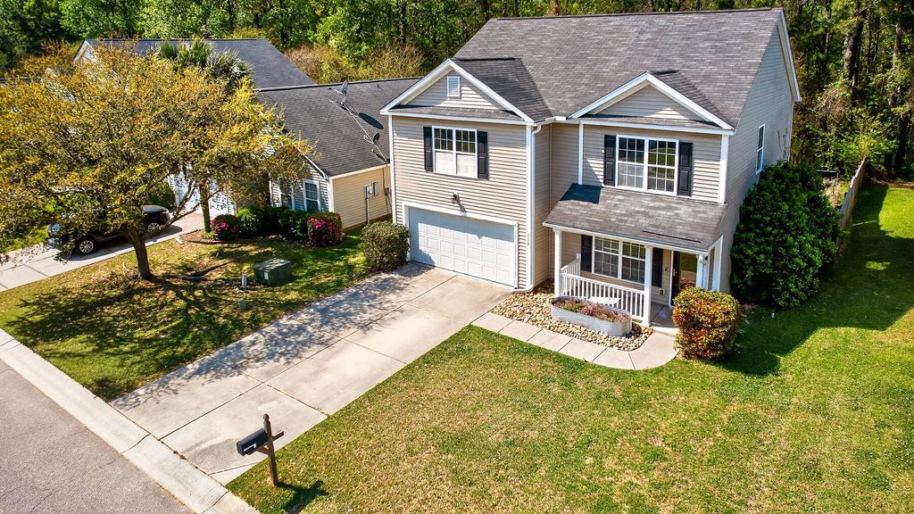 Photo of 110 Avalon Road, Summerville, SC 29483 (MLS # 26008792)