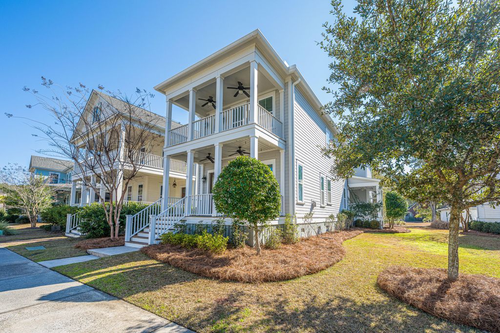Photo of 2810 Rivertowne Parkway, Mount Pleasant, SC 29466 (MLS # 26003604)