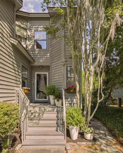 Photo of 1069 Marsh Court Lane, Mount Pleasant, SC 29464 (MLS # 26011729)