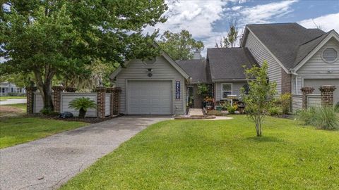 Photo of 15 A Par Drive #27, Charleston, SC 29414 (MLS # 25016014)