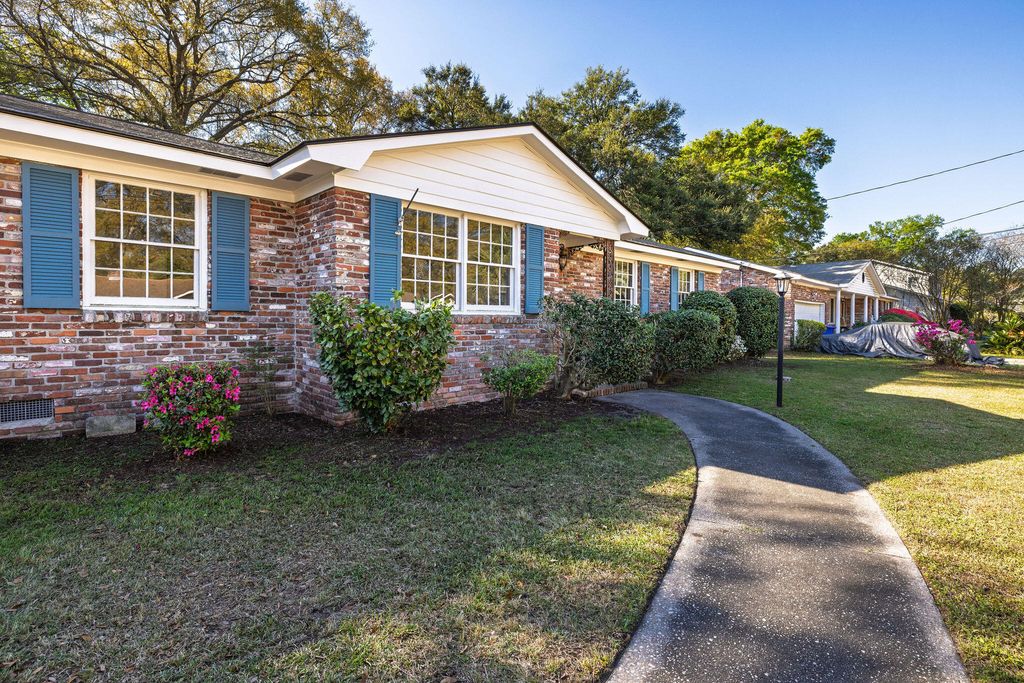 Photo of 1317 Coleridge Street, Charleston, SC 29407 (MLS # 26008145)