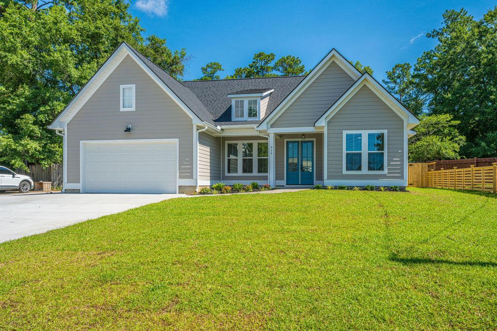 Photo of 933 Valley Street, Hanahan, SC 29410 (MLS # 26018447)