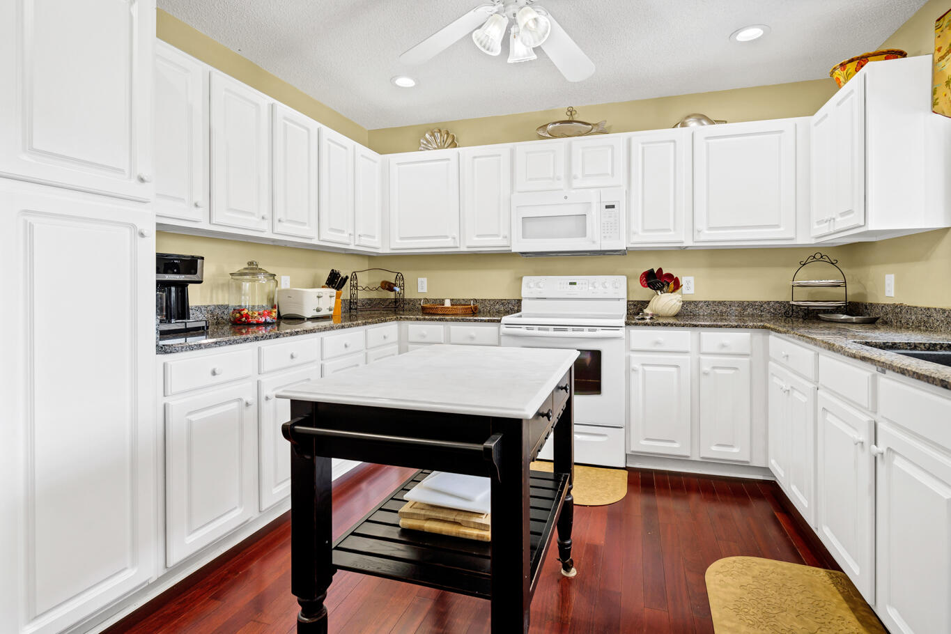 864 Club Cottage Road