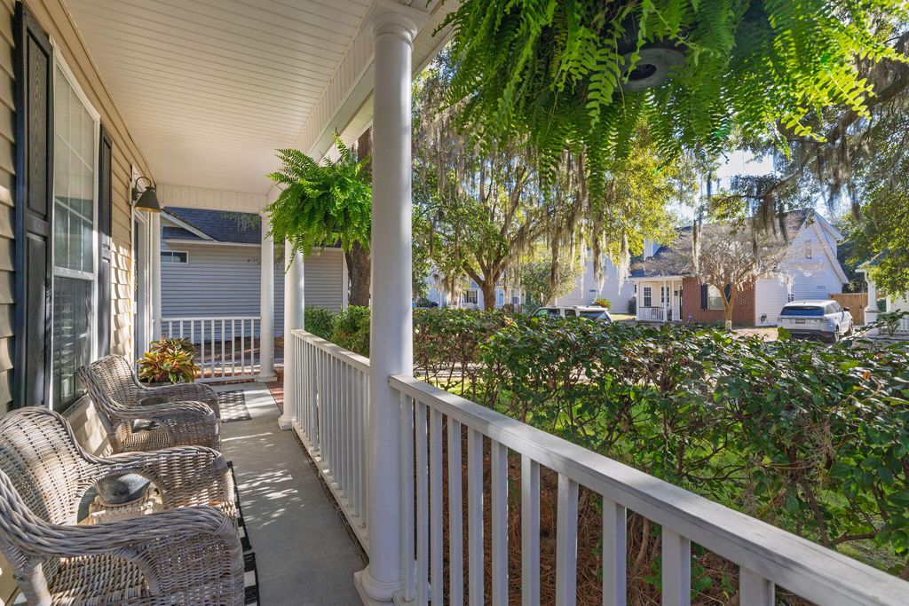 Photo of 2412 Fulford Court, Mount Pleasant, SC 29466 (MLS # 26003238)