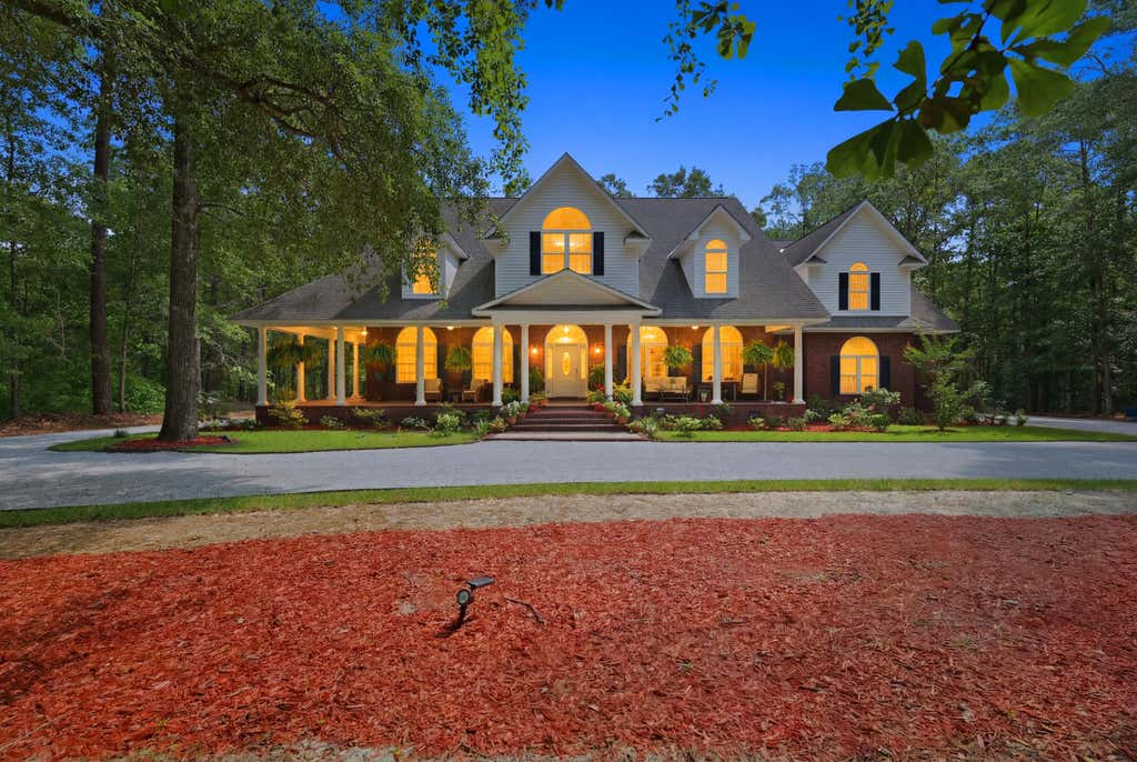 Photo of 136 Acorn Lane, Santee, SC 29142 (MLS # 26017368)