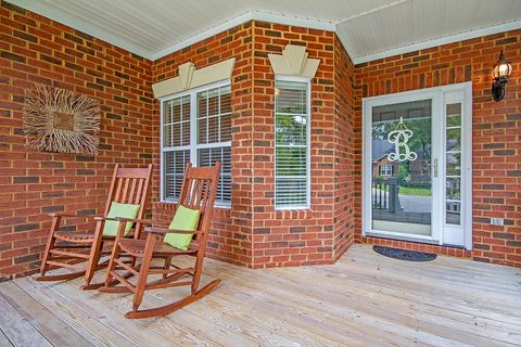 A home in North Charleston