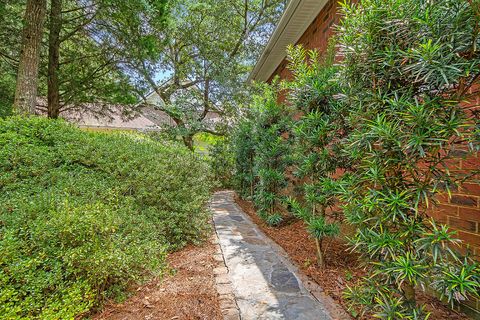 A home in North Charleston