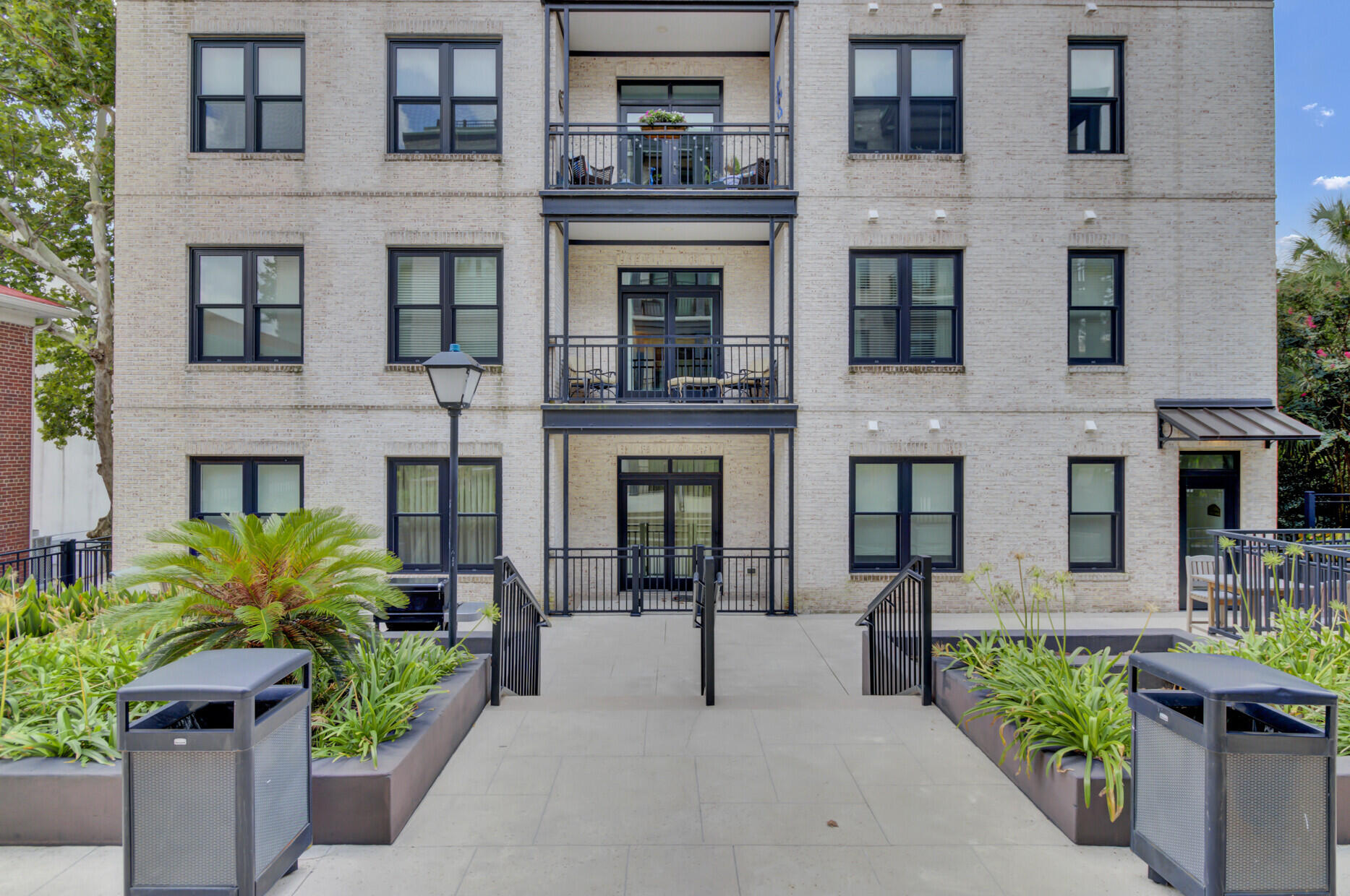 76 Society Street 32
