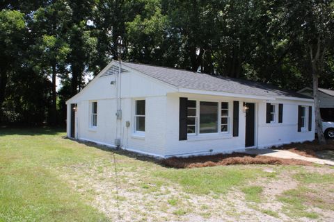 A home in North Charleston