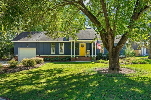 Photo of 100 Chessington Circle, Summerville, SC 29485 (MLS # 25026954)