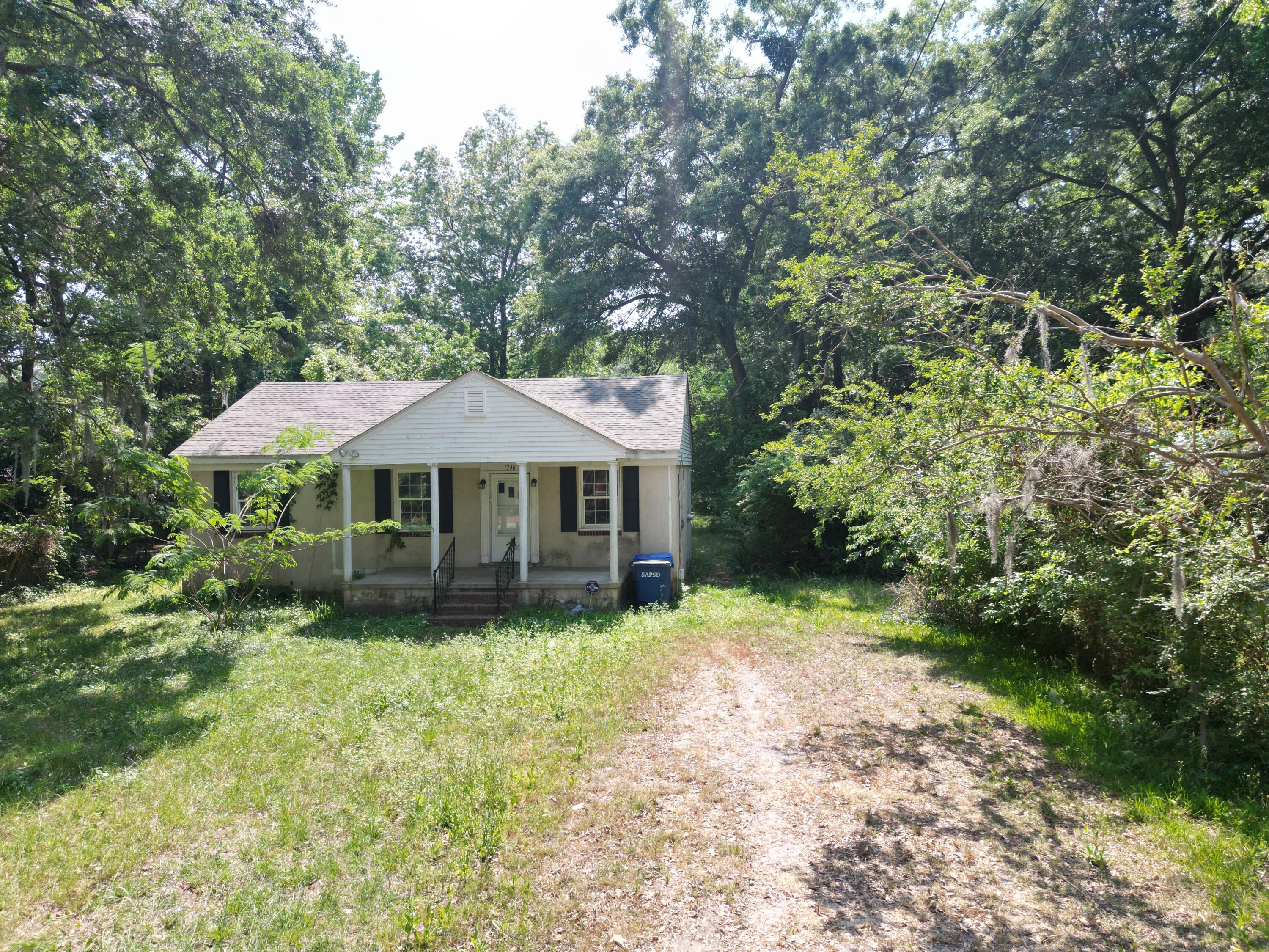 1740 Dogwood Road
