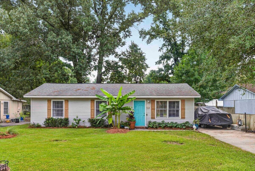 Photo of 524 Mary Scott Drive, Goose Creek, SC 29445 (MLS # 26024344)