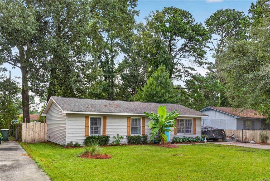 Photo of 524 Mary Scott Drive, Goose Creek, SC 29445 (MLS # 26024344)