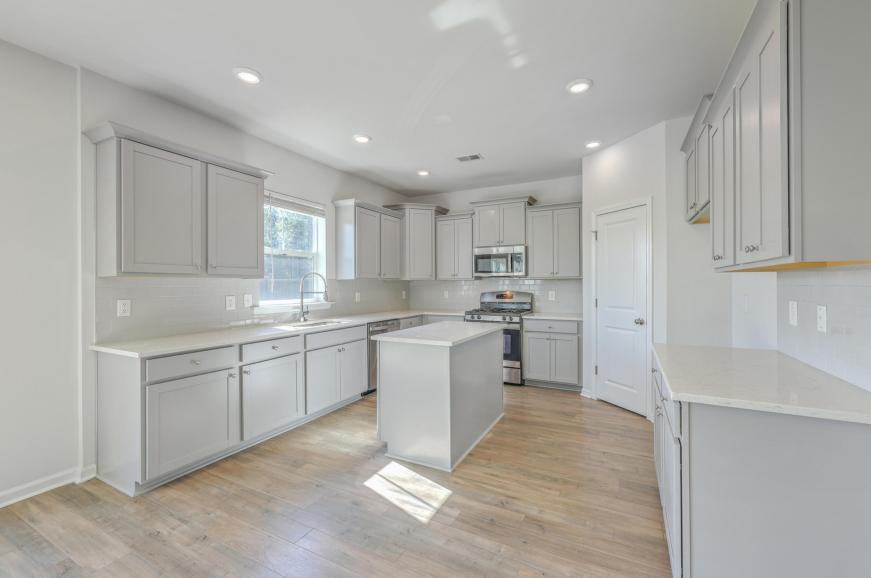 611 Squire Pope Road