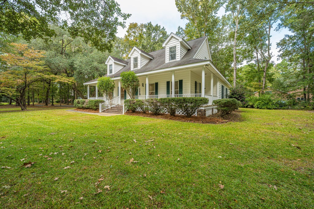 Photo of 139 Pelzer Drive, Summerville, SC 29485 (MLS # 26029470)