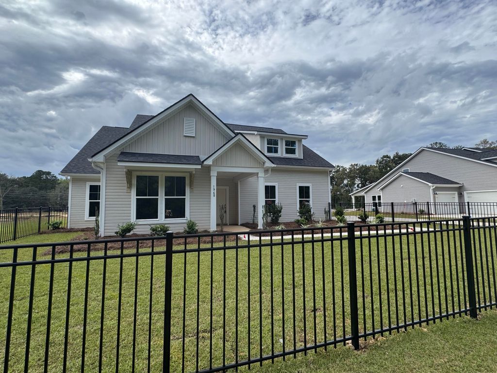 Photo of 1968 Central Avenue, Summerville, SC 29483 (MLS # 25010397)