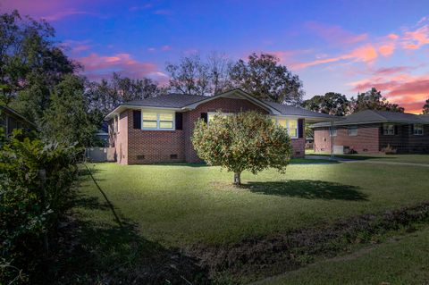 A home in North Charleston