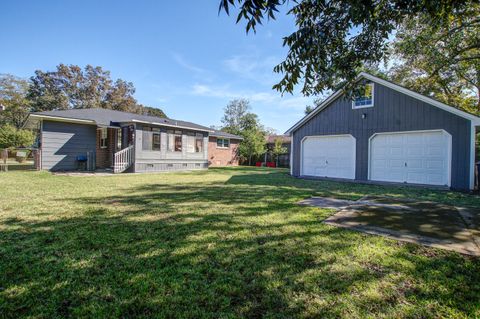 A home in North Charleston