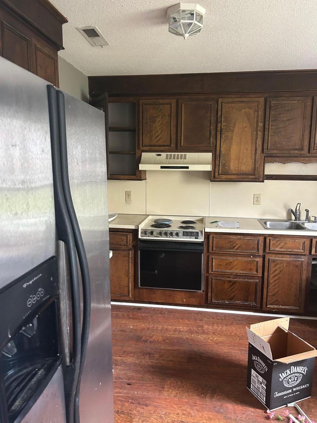 Photo of 2 Manor Boulevard, Hanahan, SC 29410 (MLS # 26006972)