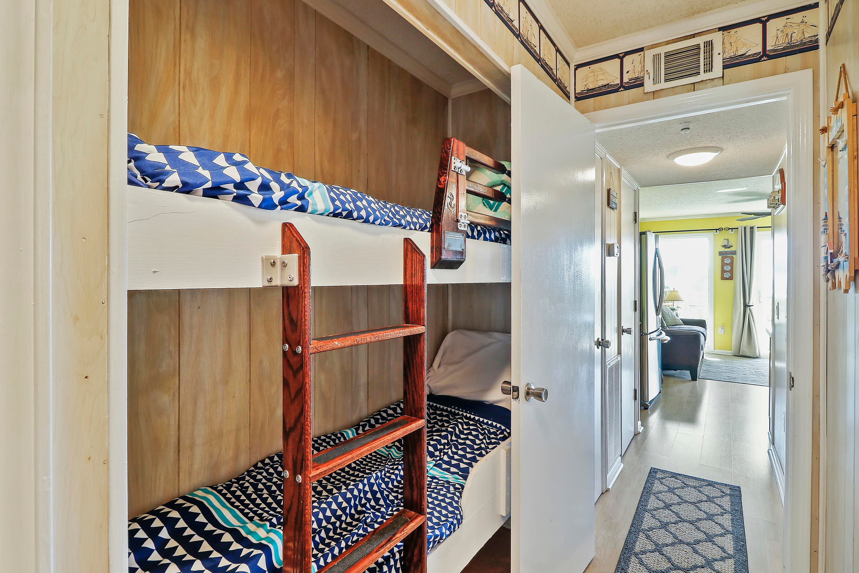 1300 Ocean Boulevard 204