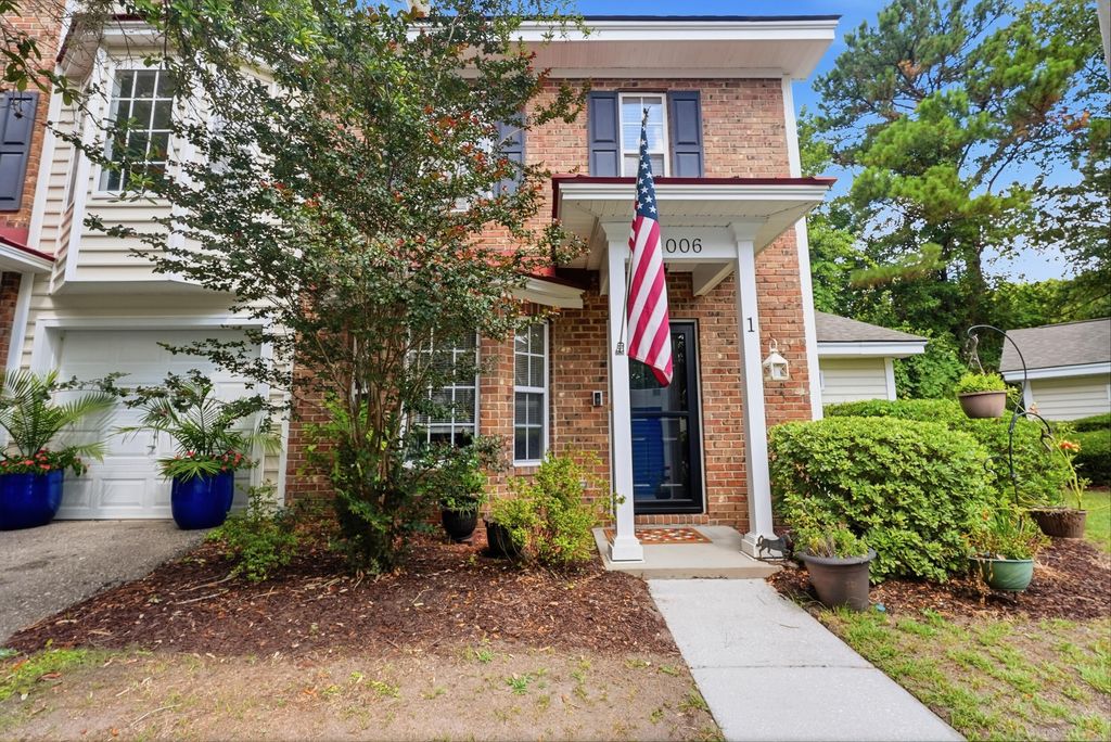 Photo of 4006 Radcliffe Place Drive #Unit L1, Charleston, SC 29414 (MLS # 26019800)