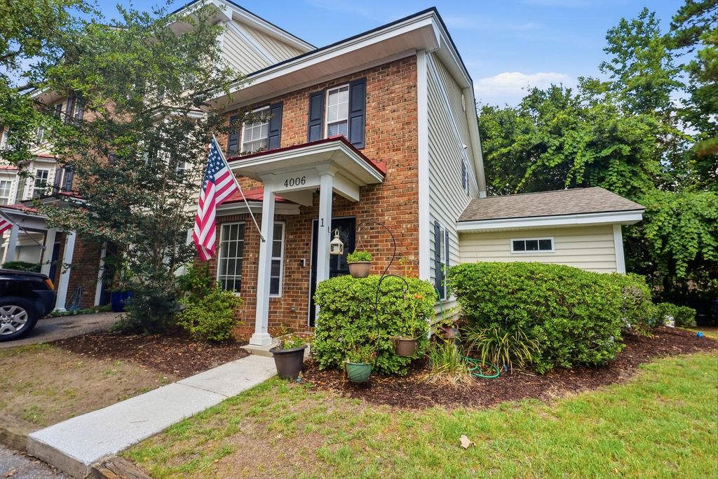Photo of 4006 Radcliffe Place Drive #Unit L1, Charleston, SC 29414 (MLS # 26019800)
