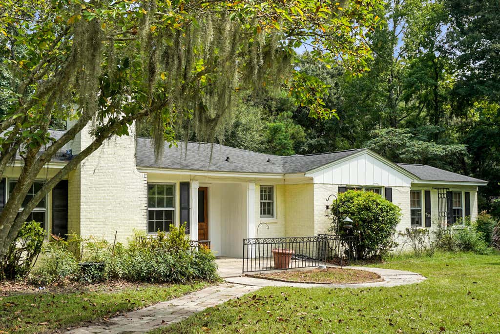 Photo of 2041 Old Fort Avenue, Charleston, SC 29414 (MLS # 26023165)